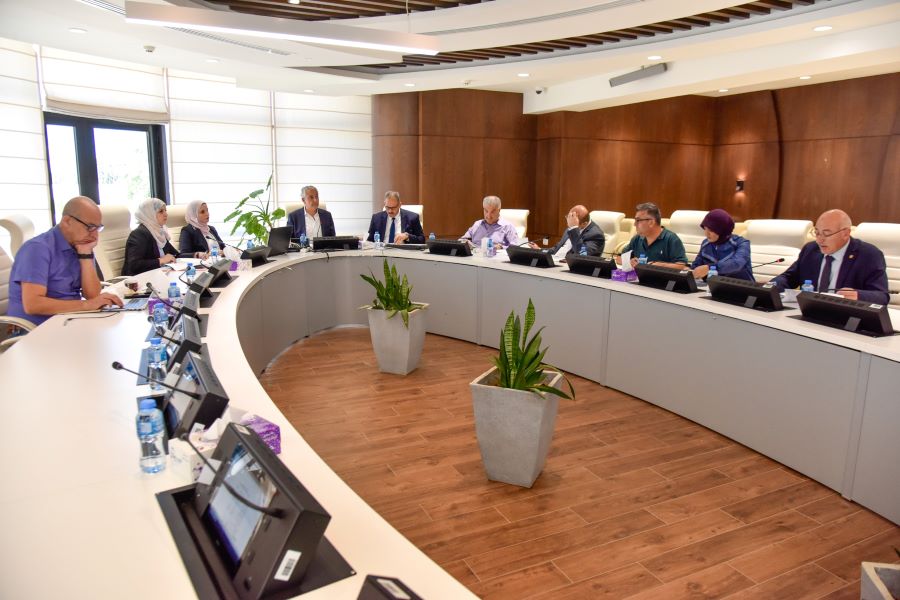 لجنة ضريبة المعارف في بلدية رام الله تصادق على شراء أراضي جديدة وتشغيل المدرسة الجديدة
