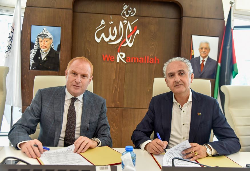 توقيع اتفاقية استئجار مساحة لعيادات مستشفى المطلع في مجمع المنارة التابع لبلدية رام الله